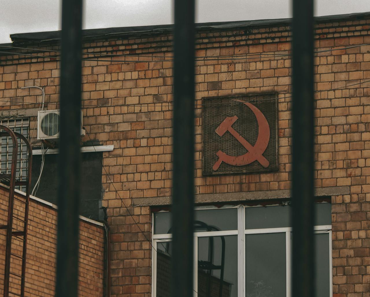 Екскурсія “Слідами місць комуністичних злочинів у варшавському районі Прага”
